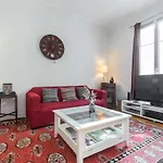 2 Bdr 105M2 Classy Near Garibaldi Tram With Garage